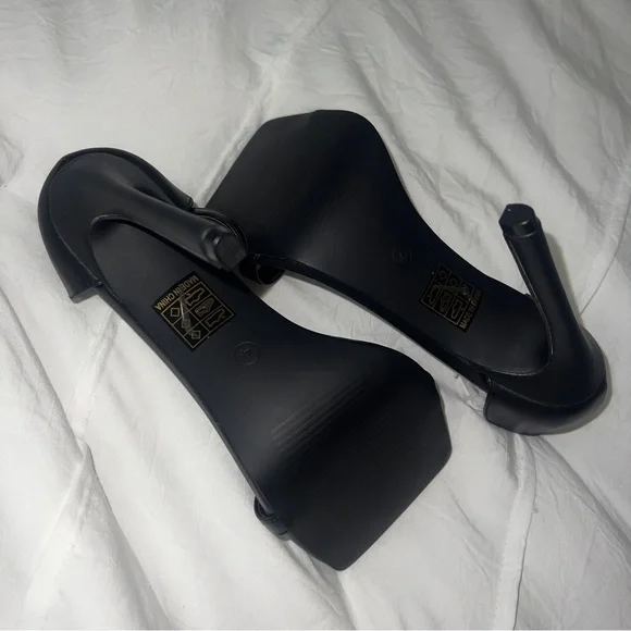 NWOT PLT Black Clover Barely There Square Toe Strappy Heels - Picture 12 of 16